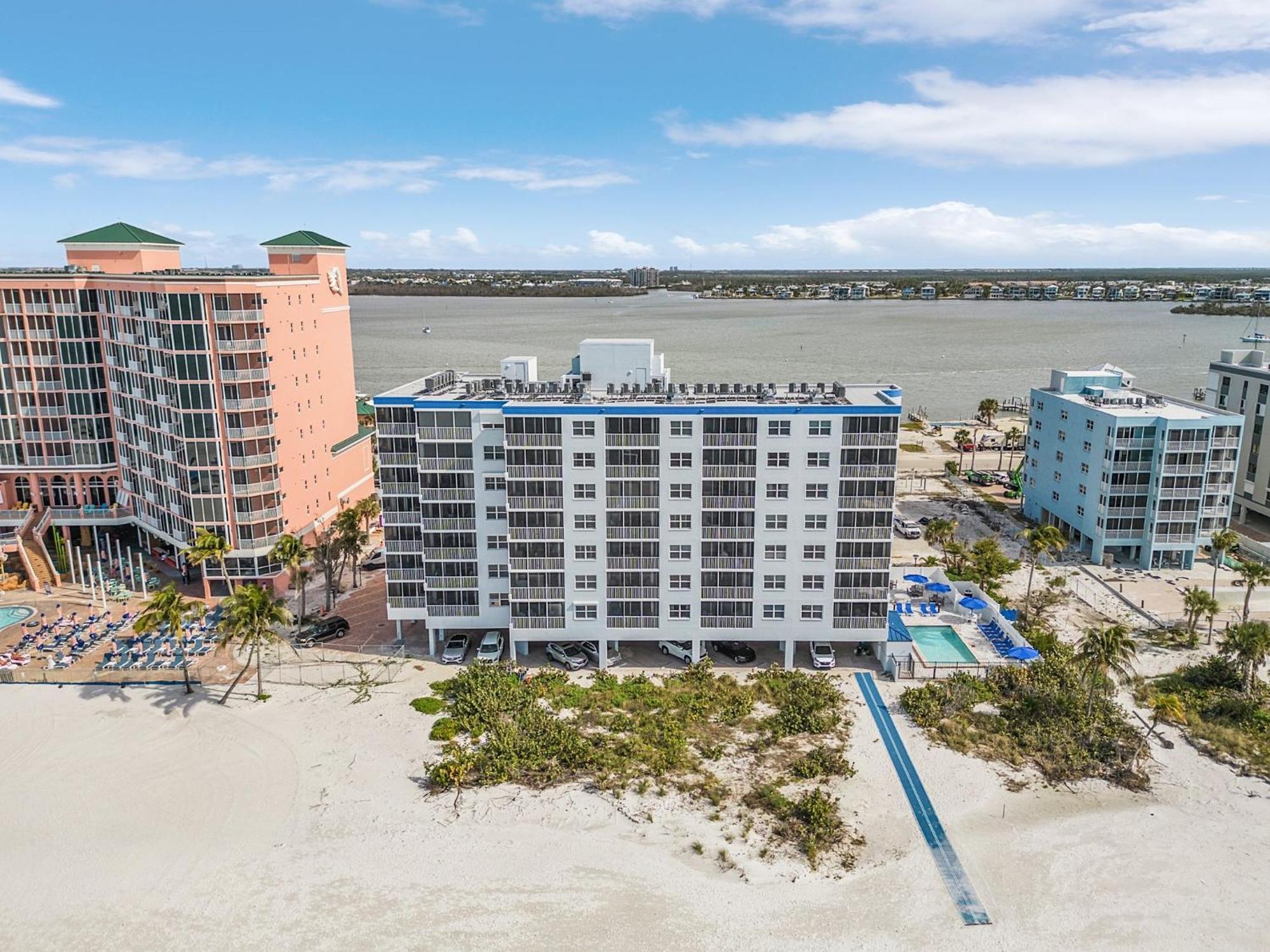 Fantastic Gulf Front Condo On The North End Of The Island - Beach Villas # 504 Condo Fort Myers Beach Zewnętrze zdjęcie